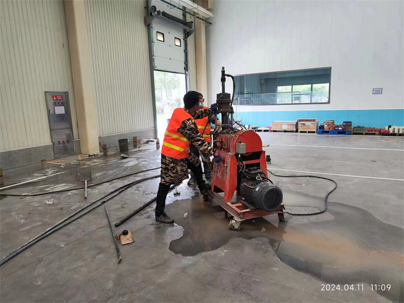 商南厂房地面下沉塌陷注浆加固施工